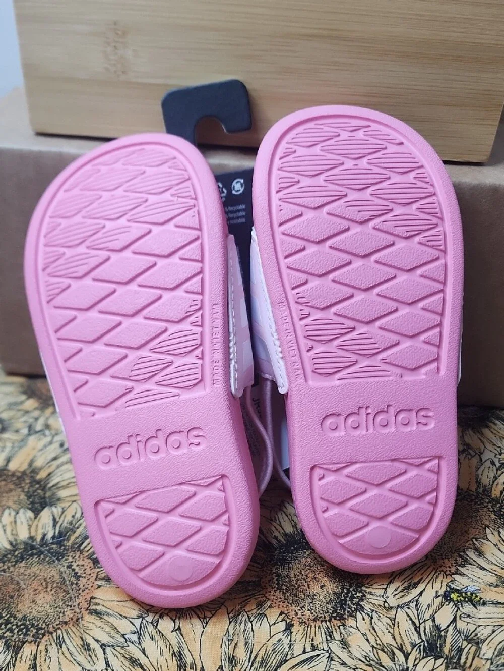 adidas kids slide